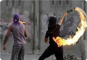 ​Filistinli Gençlerden Molotoflu Eylem