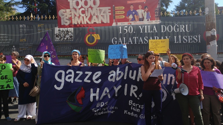 BDS Türkiye’den Kadınlar ve Barış için Kadın Girişimi Gazze'ye Giden Kadınlara Destek İçin Basın Açıklaması Yaptı