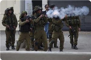El-Halil'de Filistinli Çocuklara Saldıran İşgal Askeri Terfi Ettirildi