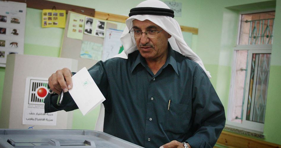 Filistinli Gruplar  Seçimlerin Durdurulması Kararına Tepkili
