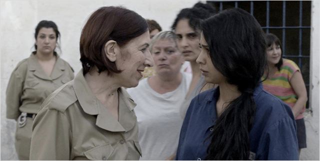 Filistinli Kadın Yönetmen İşgal Zindanlarındaki Kadınların Gördüğü Zulmü Beyaz Perdeye Aktardı