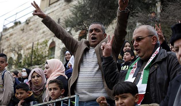 Filistinliler Gasıp İsrail'in Yıkım Siyasetini Protesto Etti