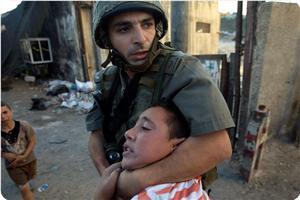 Gasıp Rejim, Filistinli Esir Çocuklara İşkence Ediyor