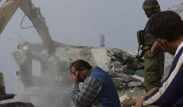 Gasıp Rejim Filistinlilerin Evlerini Yıkmaya Devam Ediyor