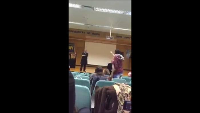 Hayfa Üniversitesi'nde Okuyan Filistinli Öğrenciler Mısırlı Siyasetçiye Tepki Gösterdi(VİDEO)