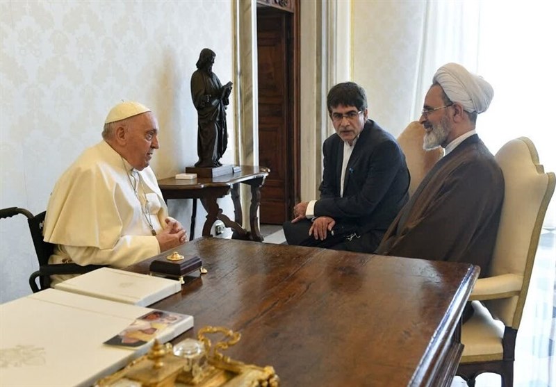 İmam Hamenei'den Papa Francis'e Filistin Mesajı