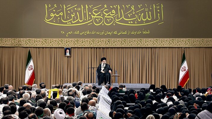 İmam Hamenei: Filistin ve Gazze Halkı Gerçek Anlamda Allah Yolunda Cihad Etmektedir