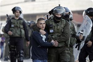 İşgal Güçleri Batı Yaka'da Filistinli Üç Genci Gözaltına Aldı