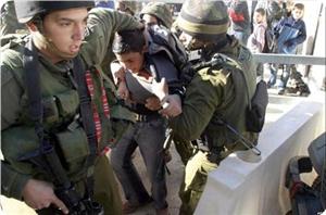 İşgal Güçleri Bu Sabah El-Halil'de Filistinli 2 Genci Gözaltına Aldı