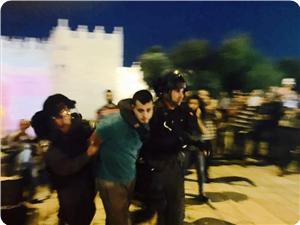 İşgal Güçleri Dün Akşam Kudüs'te Üç Filistinliyi Gözaltına Aldı