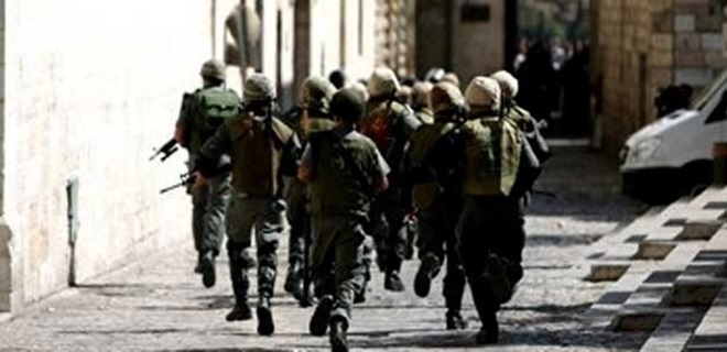 İşgal Güçleri Nablus'ta Evlere Baskın Düzenledi