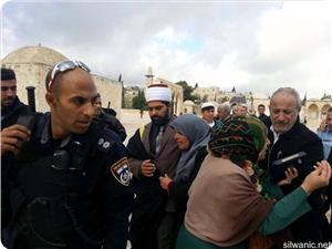 İşgal Polisi, Kudüslü İki Kadını Mescid-i Aksa Çıkışı Gözaltına Aldı