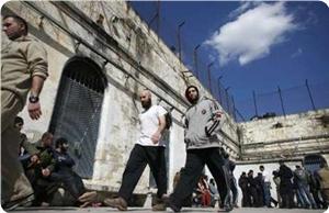 İşgal Rejimi Parlamentosu Filistinli Esirlerin Telefon Görüşmelerini Yasakladı