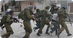 İşgalciler El-Halil'de Düzenledikleri Baskınlarda da Yedi Filistinliyi Tutukladı