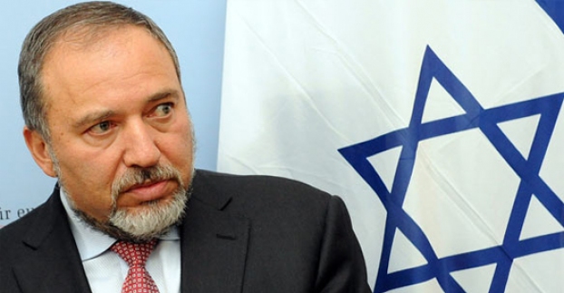 İsrail Dışişleri Bakanı: İsrail'e karşı duran Arapların kafasını kesmek lazım!  