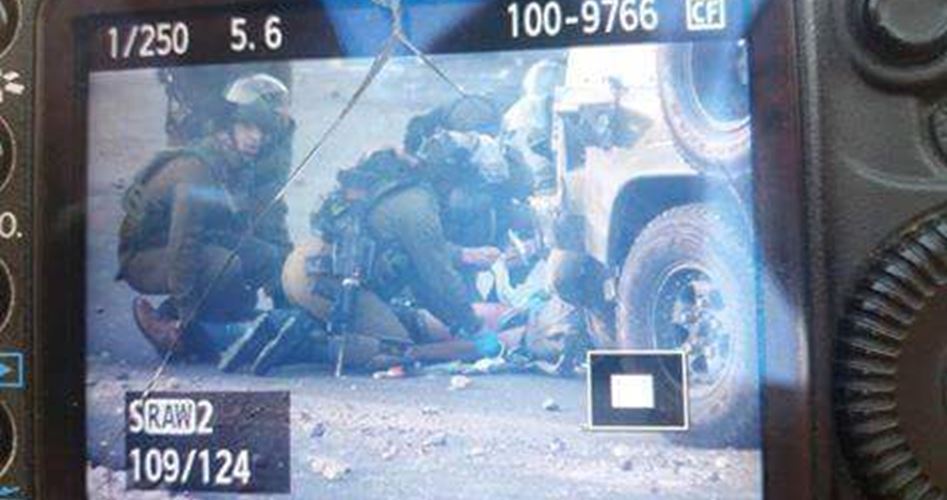 Katil İsrail Askerleri Filistinli Bir Genci Şehit Etti