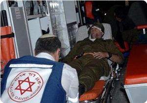 Kudüs Eylemcisinin Evine Baskın Düzenleyen Siyonist Askerlerden Biri Yaralandı