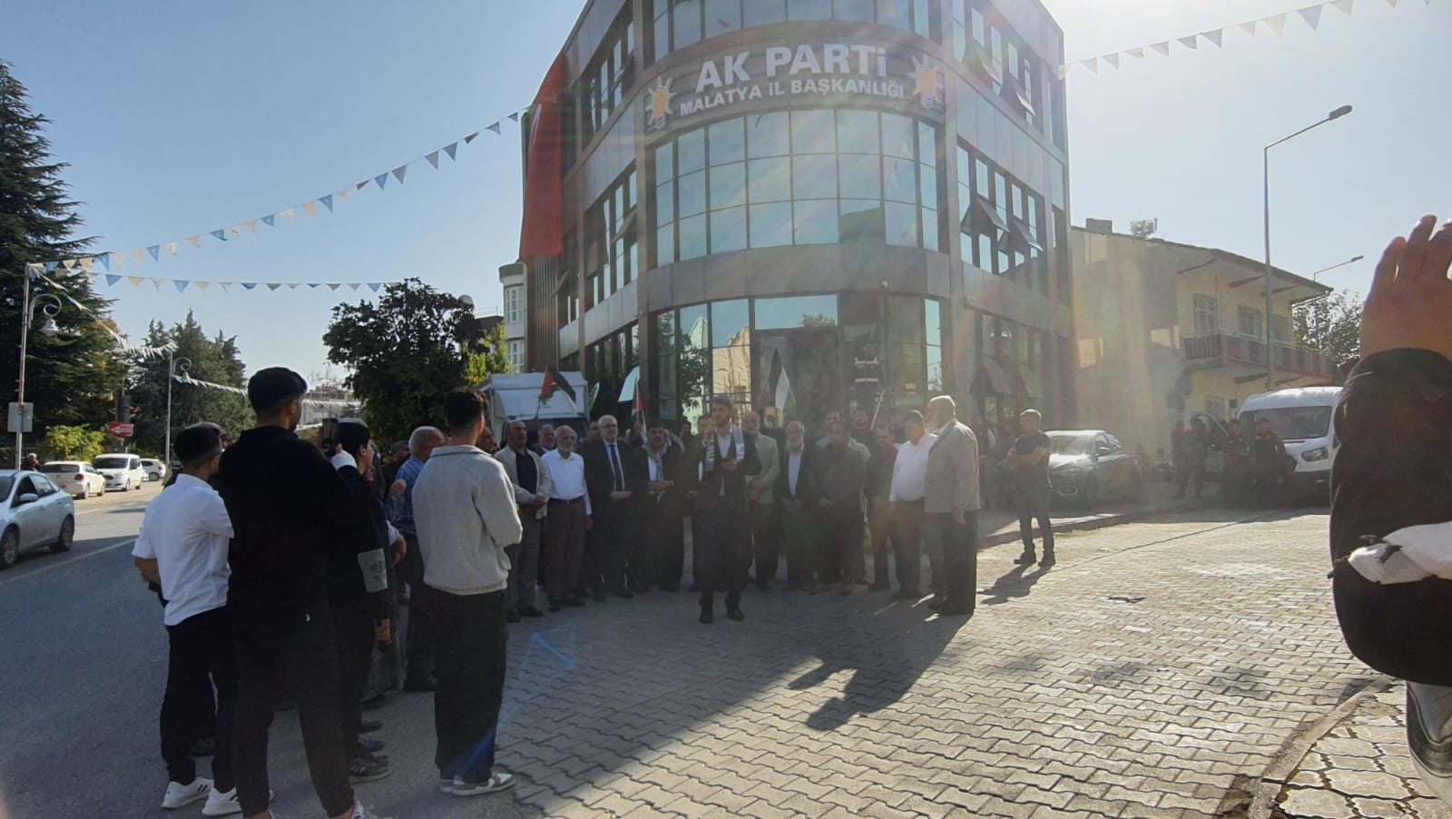 Malatya'da Ak Parti İl Binası Önünde Kürecik Eylemi Yapıldı (Video)