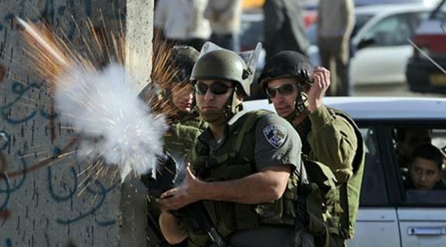 Ramallah'ta Filistinli Bir Genç Ağır Yaralandı