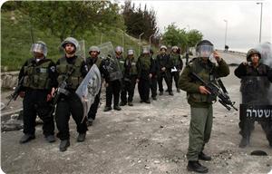 Rapor: “İşgal Güçleri Geçen Ay 4 Filistinliyi Şehit Etti, Onlarcasını Tutukladı”