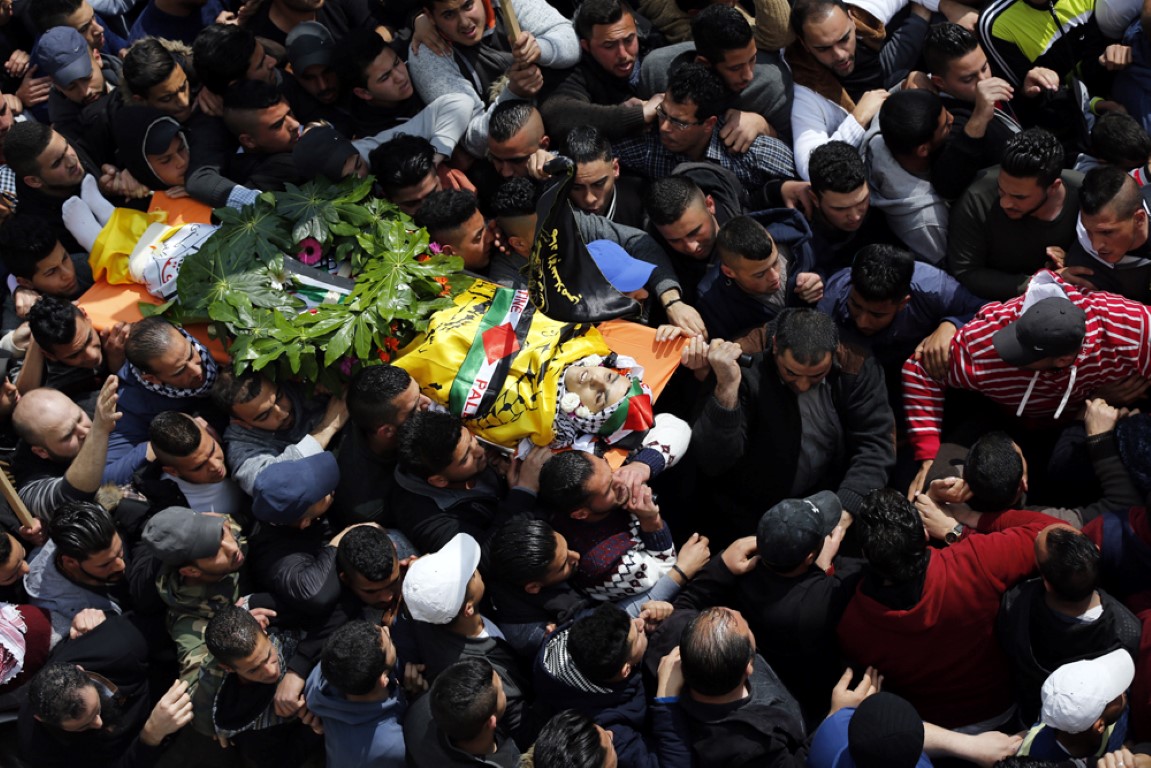 Şehit Muhammed Hattab'ı Defneden Filistinliler Siyonist Askerlerle Çatıştı