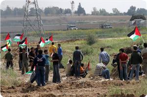 Siyonist Askerler Gazze'nin Doğusunda Gösteri Yapan Filistinlilere  Ateş Açtı : 4 Şehit