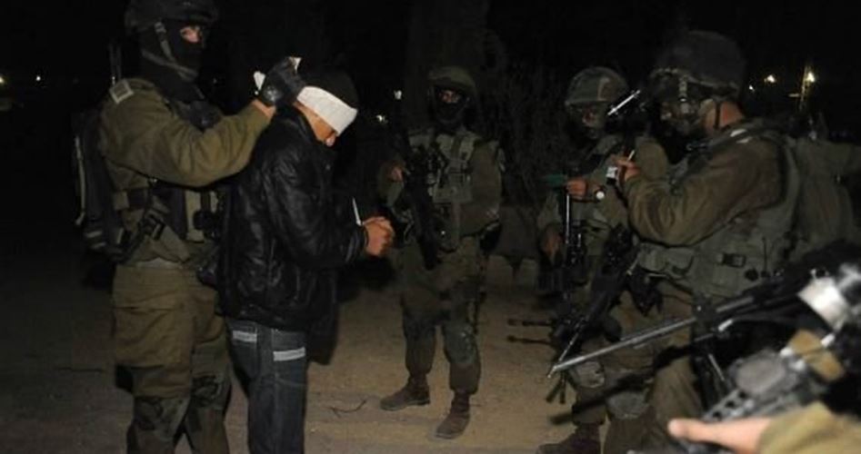 Siyonist Güçler Batı Yaka'nın Çeşitli Bölgelerinde 24 Filistinliyi Gözaltına Aldı