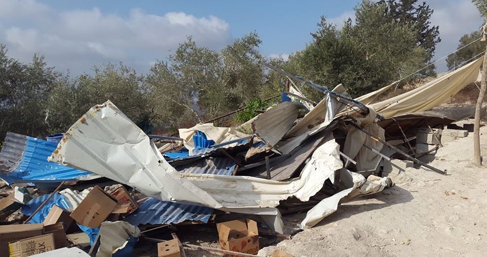 Siyonist Güçler En-Nakab'ta Filistinlilere Ait 10 Evi Yıktı