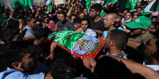 Siyonist Güçler Kudüs'te Bir Filistinliyi Şehit Etti