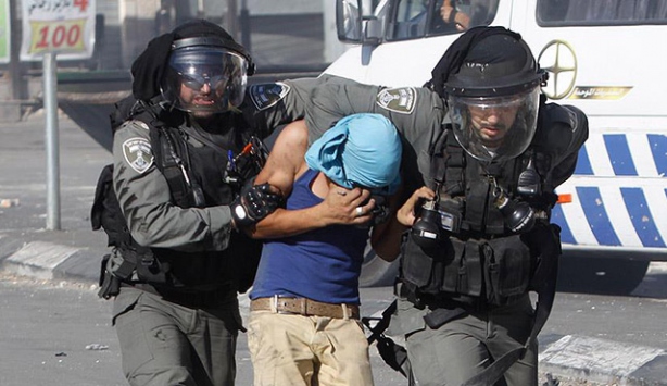 Siyonist İşgal Güçleri Batı Yaka ve Kudüs'te 10 Filistinliyi Gözaltına Aldı