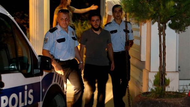 Siyonist İsrail'in İstanbul Başkonsolosluğu'na Girmek İsteyen Gençler Gözaltına Alındı