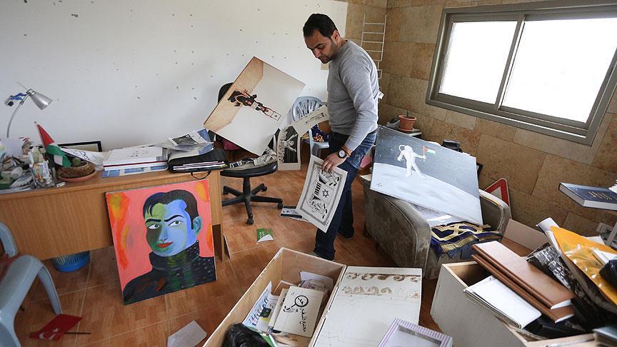 Siyonist Rejim Askerleri, Filistinli Karikatüristin Resim Atölyesini Dağıttı