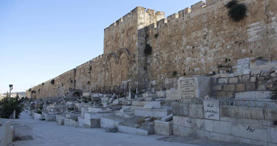 Siyonist Rejim Kudüs'ü Sahte Mezarlarla Yahudileştirmeye Çalışıyor