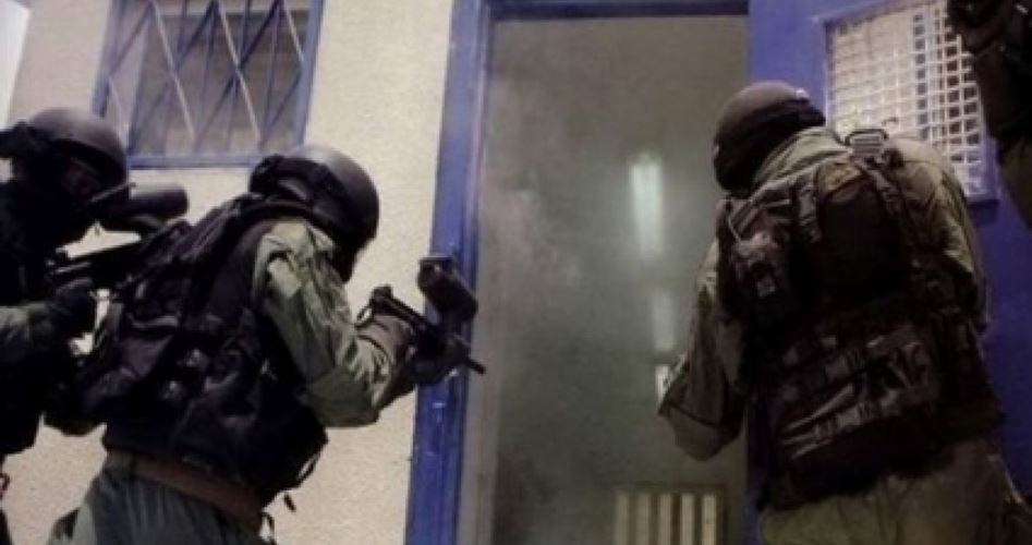Terör Rejimi İsrail Filistinli Esirlere Kötü Muamele Ediyor