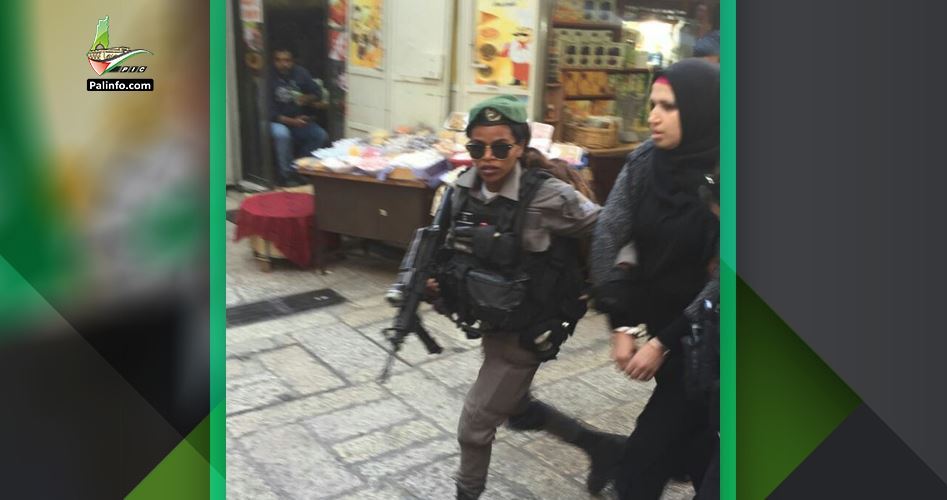 Terör Rejimi İsrail Polisi Kudüs'ün Eski Belde Semtinde Filistinli Bir Kadını Gözaltına Aldı